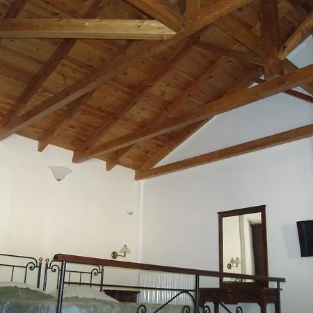 En Feneo Apartamento Mesinon